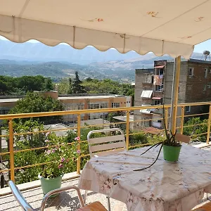 Sara , Berat Albanien