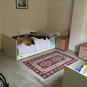 Nina , Tirana Albanien